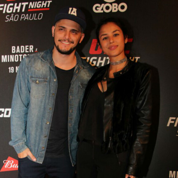 Ex de Bruno Gissoni, Yanna Lavigne rebateu críticas sobre ser mãe solteira em março de 2017