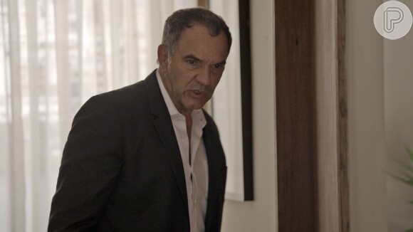Eurico (Humberto Martins) não se convence com a desculpa de Silvana (Lília Cabral) e jura que vai descobrir a verdade, na novela 'A Força do Querer'