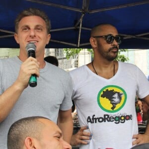 Já o presidente do AfroReggae disse que Luciano Huck tem vontade de ser Presidente