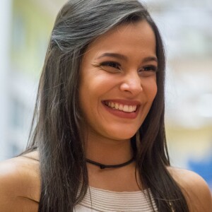 A ex-BBB Emilly escreveu 'gratidão' ao publicar uma foto com Renato Aragão