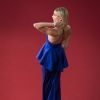 Hailey Baldwin deixou os cabelos soltos ao usar vestido Twinset na cerimônia de abertura da 70ª edição do Festival de Cannes, no sul da França, nesta quarta-feira, 17 de maio de 2017