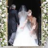 O vestido de noiva de Pippa Middleton, assinado pelo estilista britânico Giles Deacon, tinha decote nas costas em formato de coração