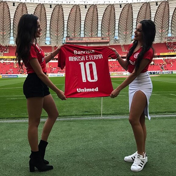 A mãe de Emilly foi homenageada pelo Internacional, seu clube do coração