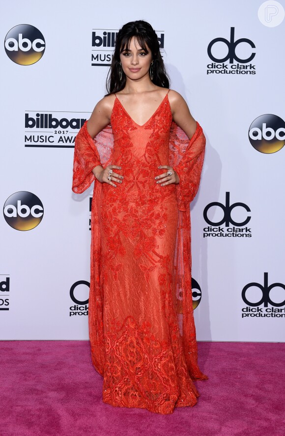 Camila Cabello usou Jonathan Simkhai na 25ª edição do Billboard Music Awards, realizada no T-Mobile Arena, em Las Vegas, Estados Unidos, neste domingo, 21 de maio de 2017