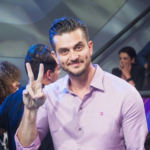 Ex-BBB Marcos foi apontado como affair da apresentadora Danny Pink por internautas