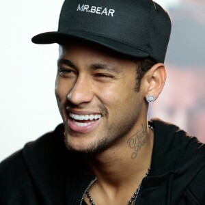 Neymar chamou Kariny Rodrigues de 'gata' na conversa com a modelo