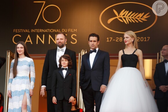 Nicole Kidman ao lado de Colin Farrell, seu par no filme 'The Killing of a Sacred Deer', no Festival de Cannes 2017, nesta segunda-feira, 22 de maio de 2017