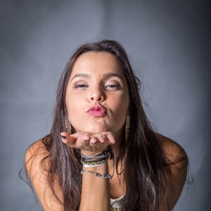 Emilly, campeã do 'BBB17', se irritou, recentemente, com marca de relógios e companhia aérea