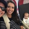 Thais Fersoza e Michel Teló não dão remédio para a filha, Melinda, na hora de viajar de avião: 'A gente fica entretendo com brinquedinhos, com brincadeiras'