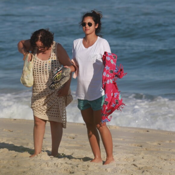 Yanna Lavigne passeou com a mãe, Lúcia, nesta quarta-feira, 24 de maio de 2017