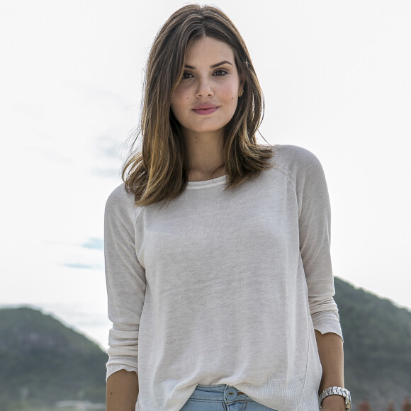 Com visual novo, Camila Queiroz interpretará Luiza na novela 'Pega Pega', substituta do folhetim 'Rock Story'