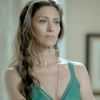 Joyce (Maria Fernanda Cândido) não acredita na desculpa dada por Ritinha (Isis Valverde), na novela 'A Força do Querer'