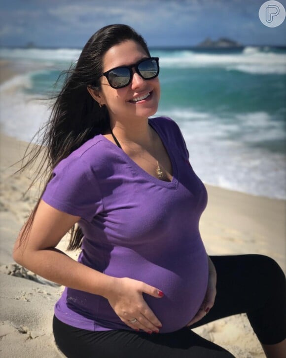 Thais Fersoza já entrou no sétimo mês de gravidez de Teodoro, seu segundo filho com Michel Teló