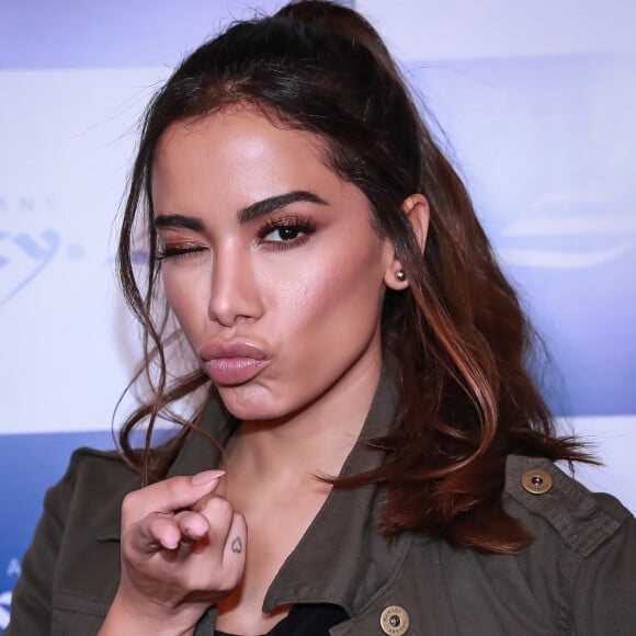 Anitta responde internauta que pediu empresário dela como presidente nesta quinta-feira, dia 26 de maio de 2017