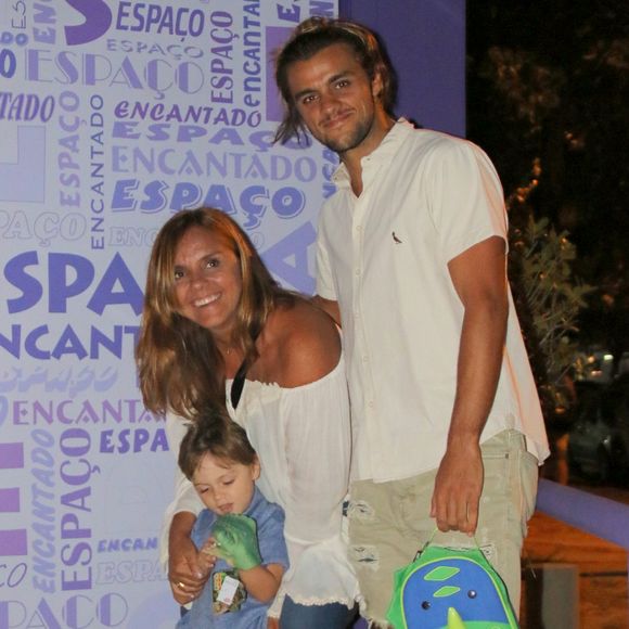 Em conversa com o Purepeople, Ana Sang, mãe do ator, afirmou que o casal está junto e feliz