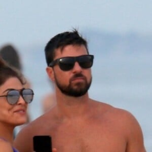 Juliana Paes ganhou uma mão boba do marido, Carlos Eduardo Baptista