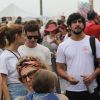 Com blusas brancas, Sophie, Daniel e Renato se uniram à multidão de Copacabana para pedir a saída do presidente Michel Temer