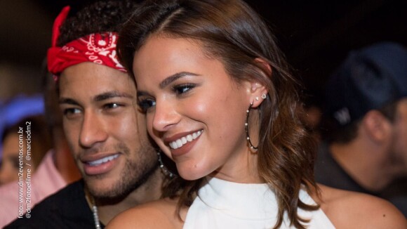 Neymar e Bruna Marquezine trocam mensagens 'secretas' pelas redes sociais. Veja!