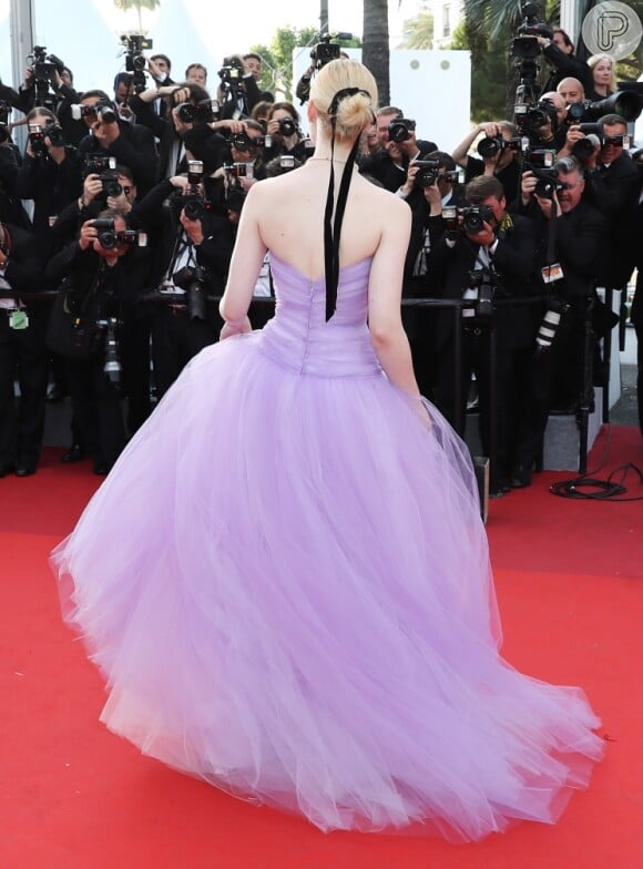 Elle Fanning classificou o longo Rodarte usado no Festival de Cannes 2017 como seu vestido 'dos sonhos'