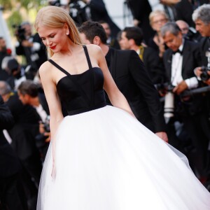O vestido Calvin Klein usado por Nicole Kidman no Festival de Cannes 2017 contava com 165 metros de tule