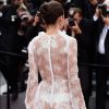Detalhes do vestido de Sara Sampaio na 70ª edição do Festival de Cannes, realizado no Sul da França