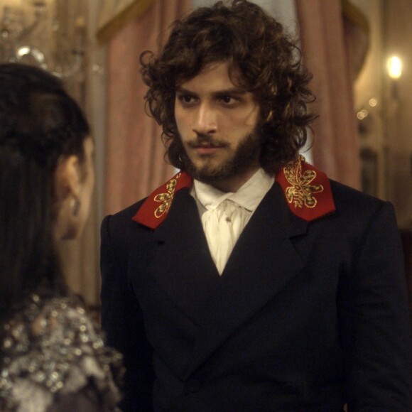 Joaquim (Chay Suede) procura Anna (Isabelle Drummond) para contar suas descobertas sobre Thomas (Gabriel Braga Nunes), 'Novo Mundo'