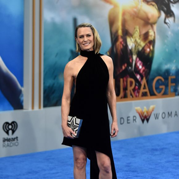 Robin Wright mudou a alimentação e intensificou as atividades físicas para ganhar massa muscular para papel no filme 'Mulher-Maravilha'