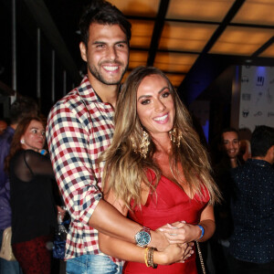 Nicole Bahls escolheu Ivete Sangalo para fazer show em seu casamento com Marcelo Bimbi