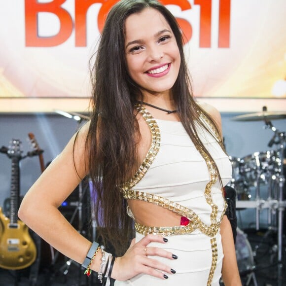 'Nunca deixe que digam o que você deve ser, ou o que você deve fazer, ou até mesmo que roupa você deve vestir', afirmou a ex-BBB Emilly
