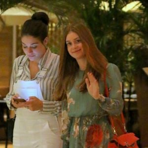 Marina Ruy Barbosa passeia no Rio com Luma Costa após viagem à França nesta terça-feira, dia 30 de maio de 2017