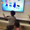 Wesley Safadão se divertiu com filhos em jogo de dança e postou vídeo no Instagram nesta terça-feira, 31 de maio de 2017