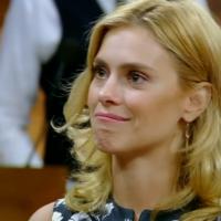 Carolina Dieckmann se emociona ao rever cena de 'Laços de Família': 'Especial'