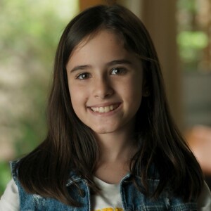 Próximo de embarcar, Diana (Alinne Moraes) desistirá de levar Chiara (Lara Cariello) para os Estados Unidos em 'Rock Story'