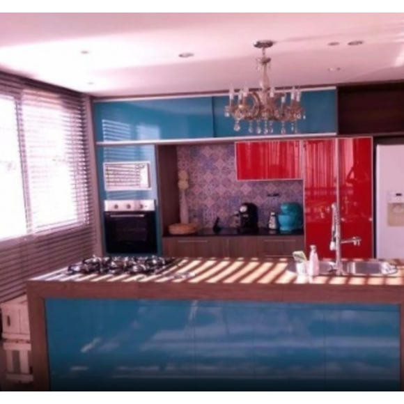 Ex-BBB Emily Araújo alugou apartamento mobiliado