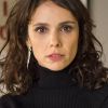 Na novela 'A Força do Querer', Irene (Débora Falabella) vai envenenar de Joyce (Maria Fernanda Cândido) para evitar viagem dela com Eugênio (Dan Stulbach)