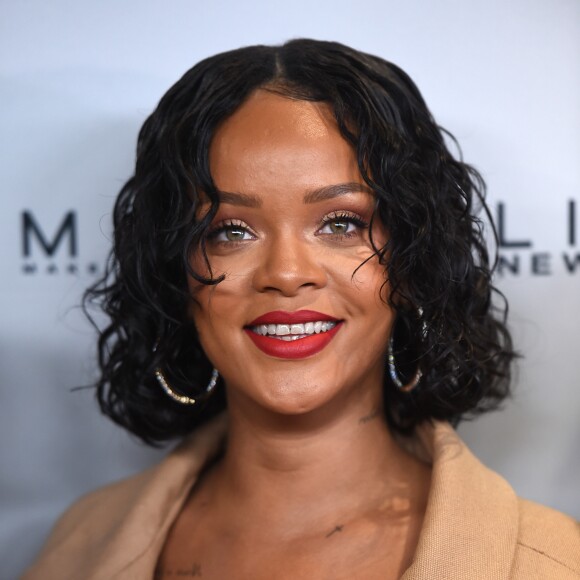 Rihanna assistiu ao primeiro jogo da final da NBA nesta quinta-feira, 1 de junho de 2017