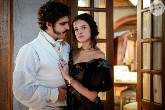 Thomas (Gabriel Braga Nunes) manda Domitila (Agatha Moreira) sair da cidade por um tempo, mas ela se recusa a se afastar de Dom Pedro (Caio Castro), na novela 'Novo Mundo'