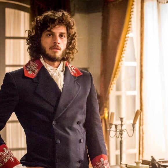 Joaquim (Chay Suede) diz a Bonifácio (Felipe Camargo) que acredita que foi Thomas (Gabriel Braga Nunes) quem atirou nele, na novela 'Novo Mundo'