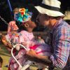 Bruno Gagliasso beija a filha, Títi, em festa junina: 'Dia de arraiá'