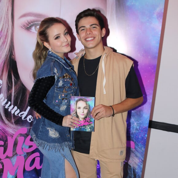 Larissa Manoela e Thomaz Costa já haviam posado juntos no evento do livro em São Paulo