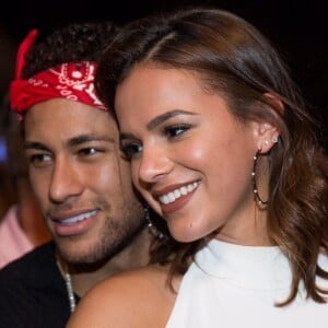 Neymar e Bruna Marquezine vão passar as férias juntos em Mangaratiba e em ilhas europeias