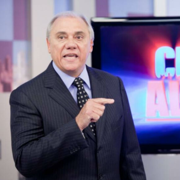 Marcelo Rezende já afirmou confiar na cura e agradeceu aos fãs pela torcida