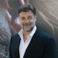 Russell Crowe lança 'Noé' no Rio com presença de Mel Fronckowiak e famosos