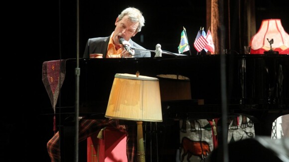 Hugh Laurie, de 'House', toca piano em primeiro show no Rio de Janeiro