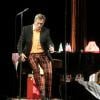 Com roupa despojada, Hugh Laurie, de 'House', faz o primeiro show da turnê no Brasil