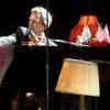 Hugh Laurie, de 'House', faz show animado na primeira apresentação da turnê no Brasil