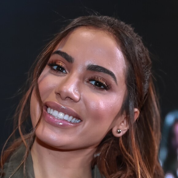 Anitta realizou o sonho de Títi, filha do casal Bruno Gagliasso e Giovanna Ewbank, nesta segunda-feira, 5 de junho de 2017