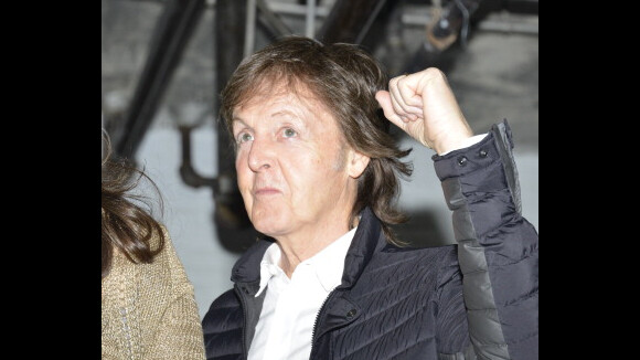 Piano usado por Paul McCartney para compor 'Yesterday' é vendido por R$ 200 mil