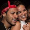 Bruna Marquezine e Neymar, dos signos de leão e aquário, respectivamente, formam um casal astrologicamente oposto complementar