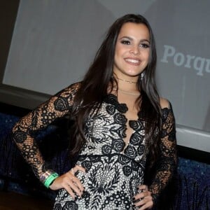 Ex-BBB Emilly e Valesca Popozuda conversam por mensagens no celular